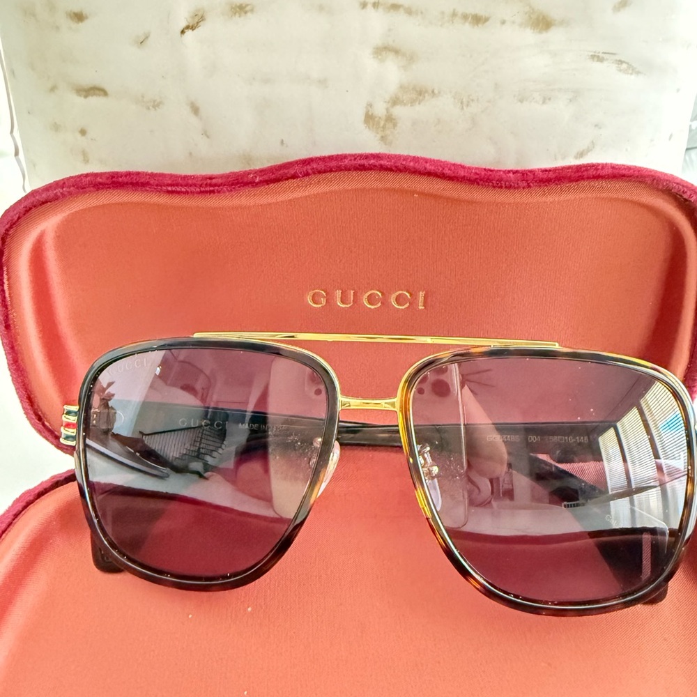 Gucci Sunglasses GG0448S